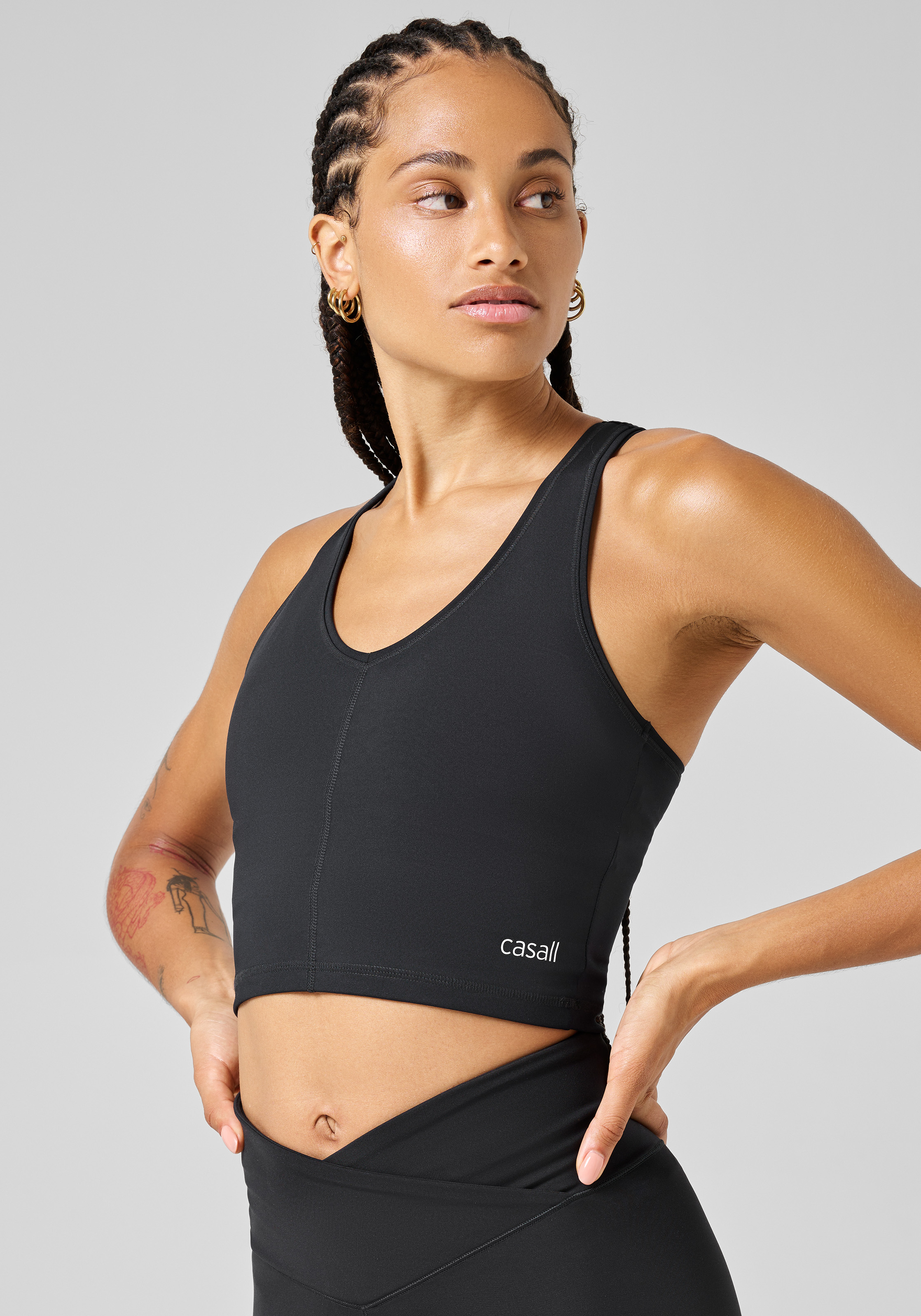 Casall - A seamless workout top in a sleek, V-neck design.